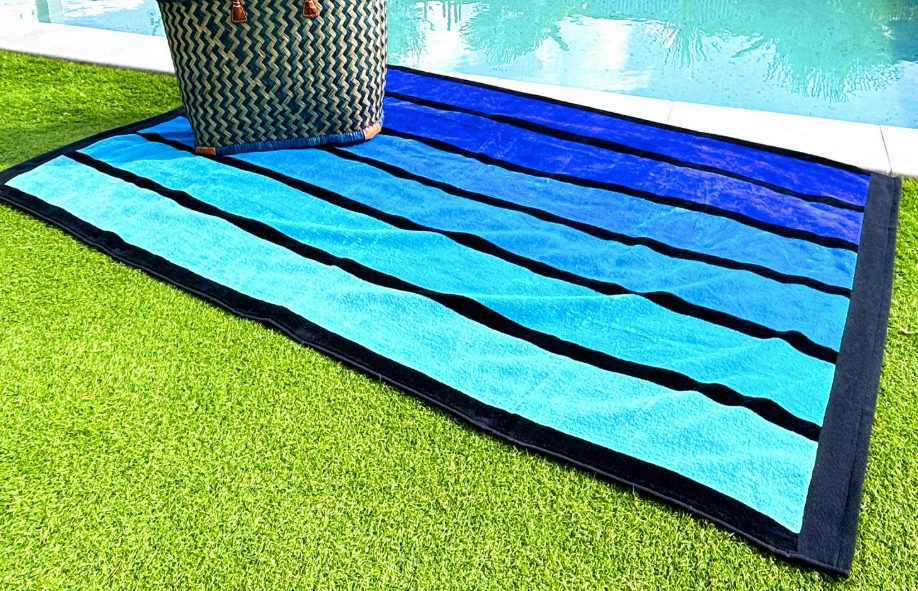 Velours beach towel Happy Blue