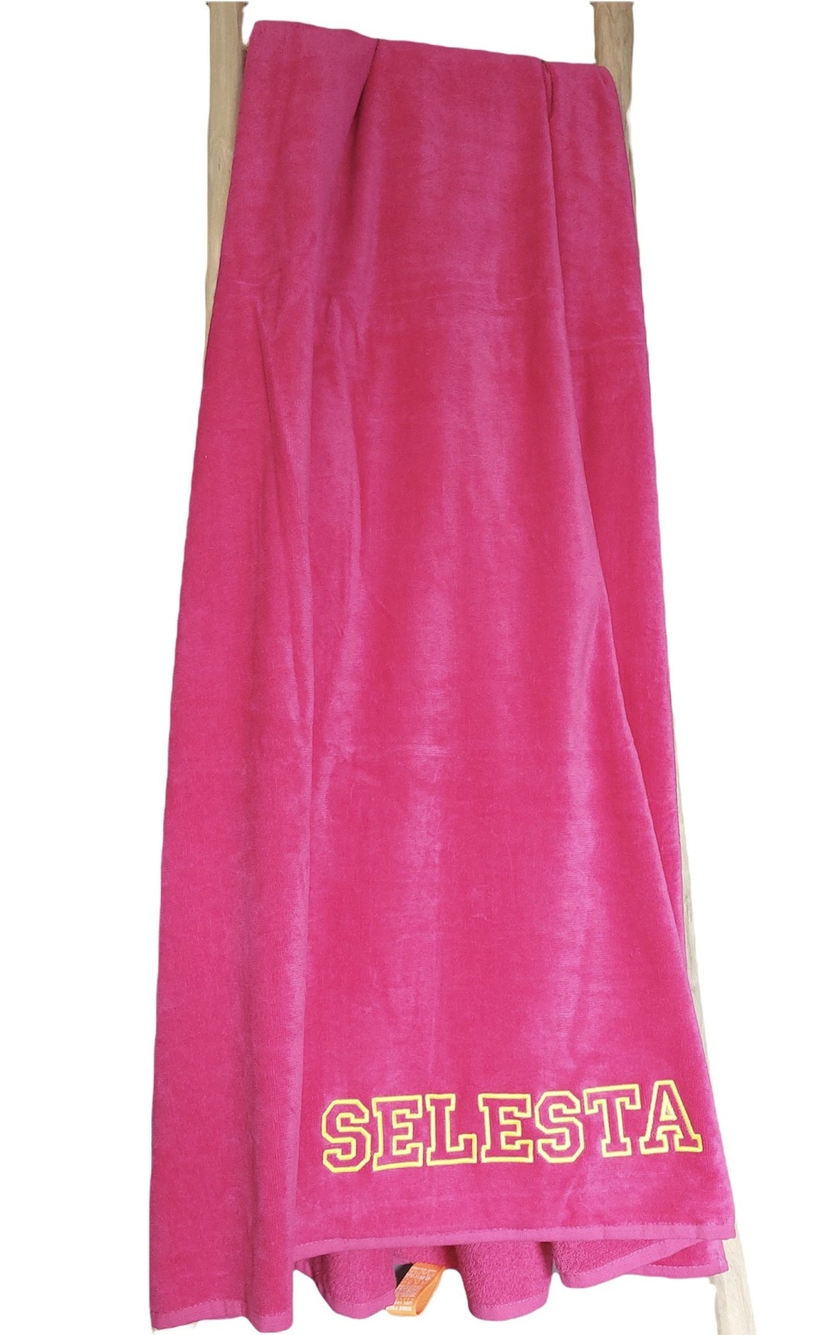 fuchsia velours strandlaken met naam