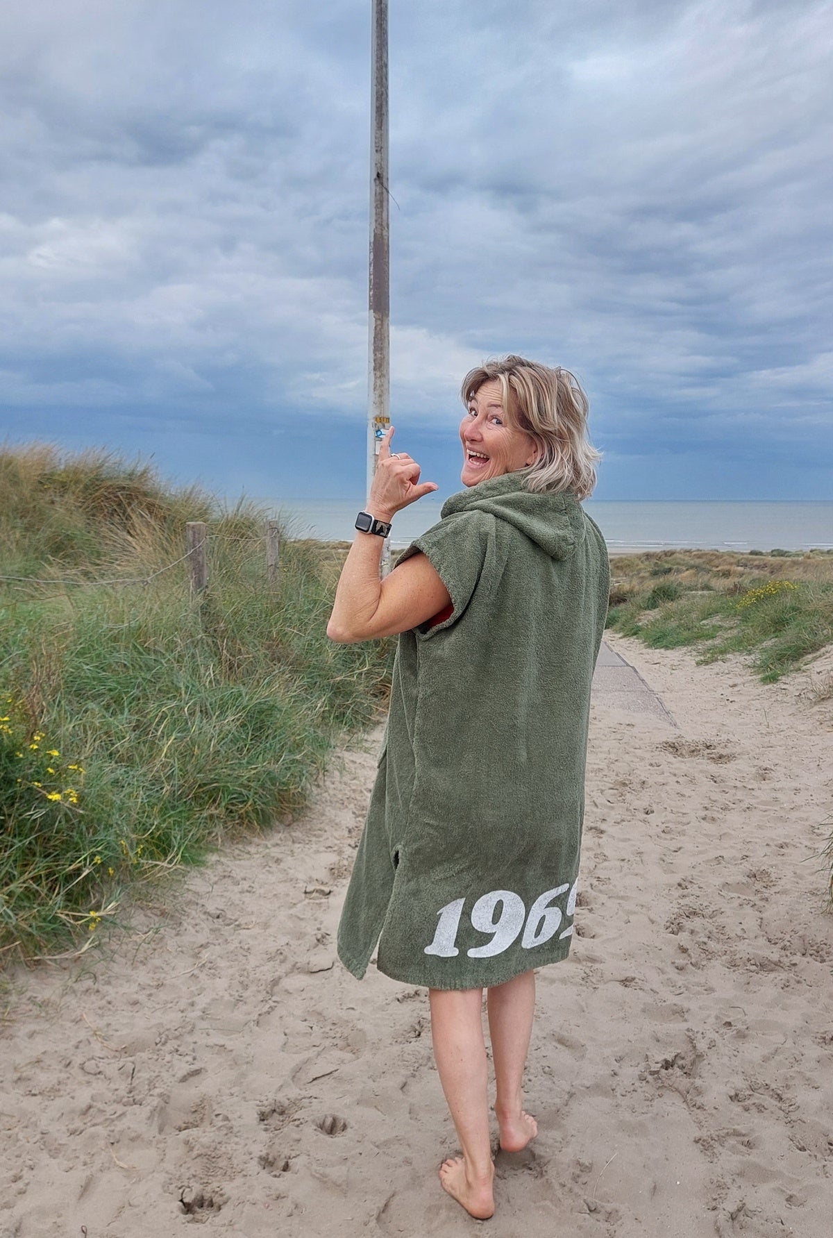 Olijfgroene surfponcho met print
