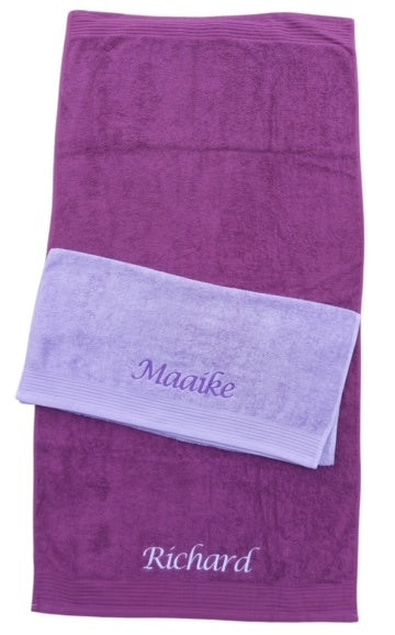 Paarse handdoek borduren