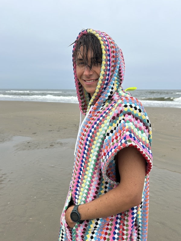 S< Specials surfponcho Pom