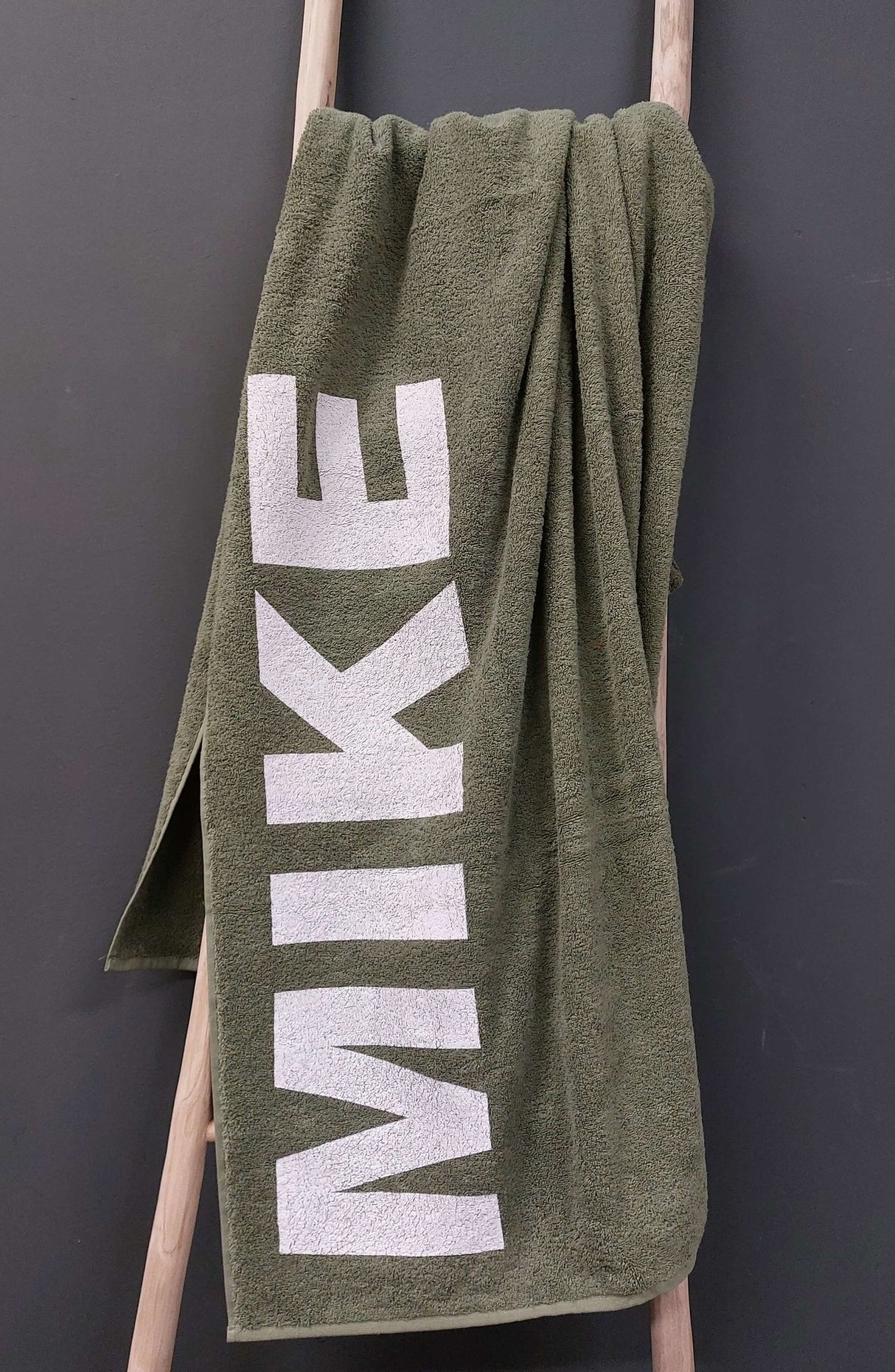 Strandlaken olijfgroen met print