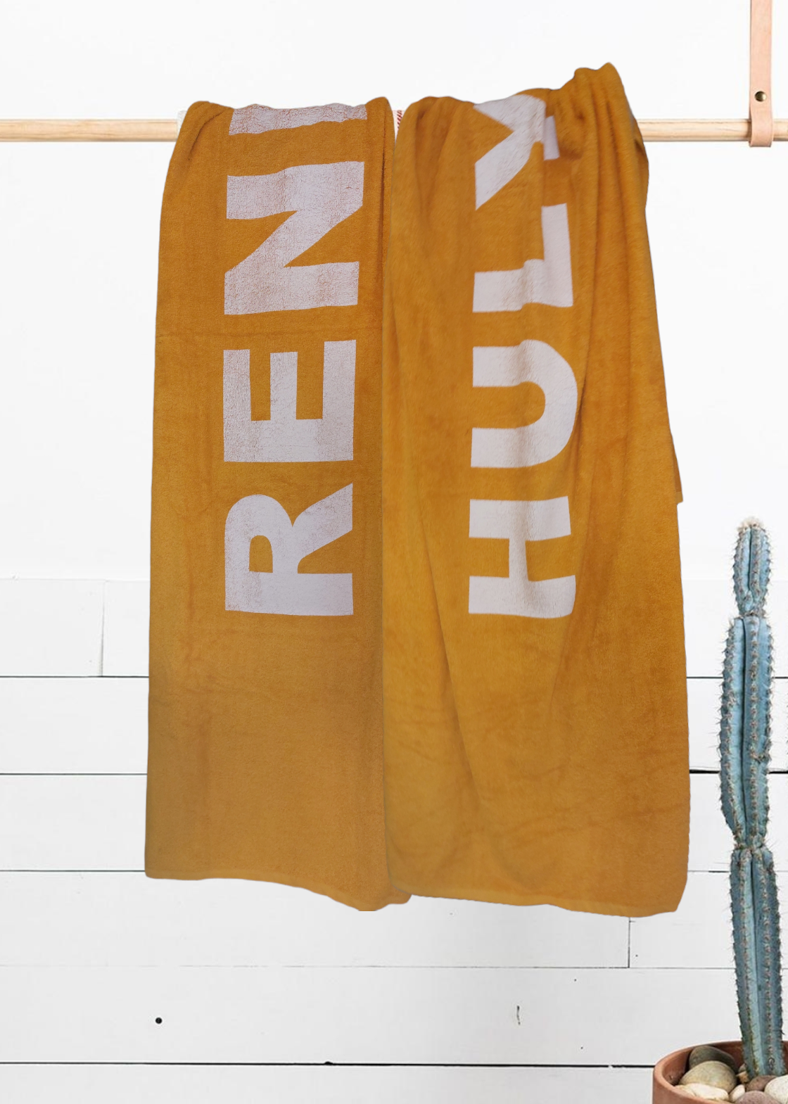 XXL print okergeel strandlaken