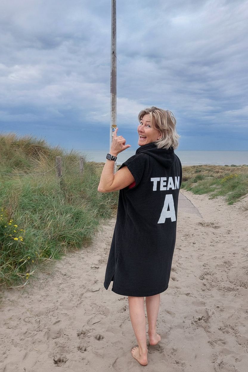 Zwarte surfponcho met print