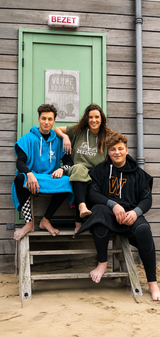 Bestickter Surfponcho