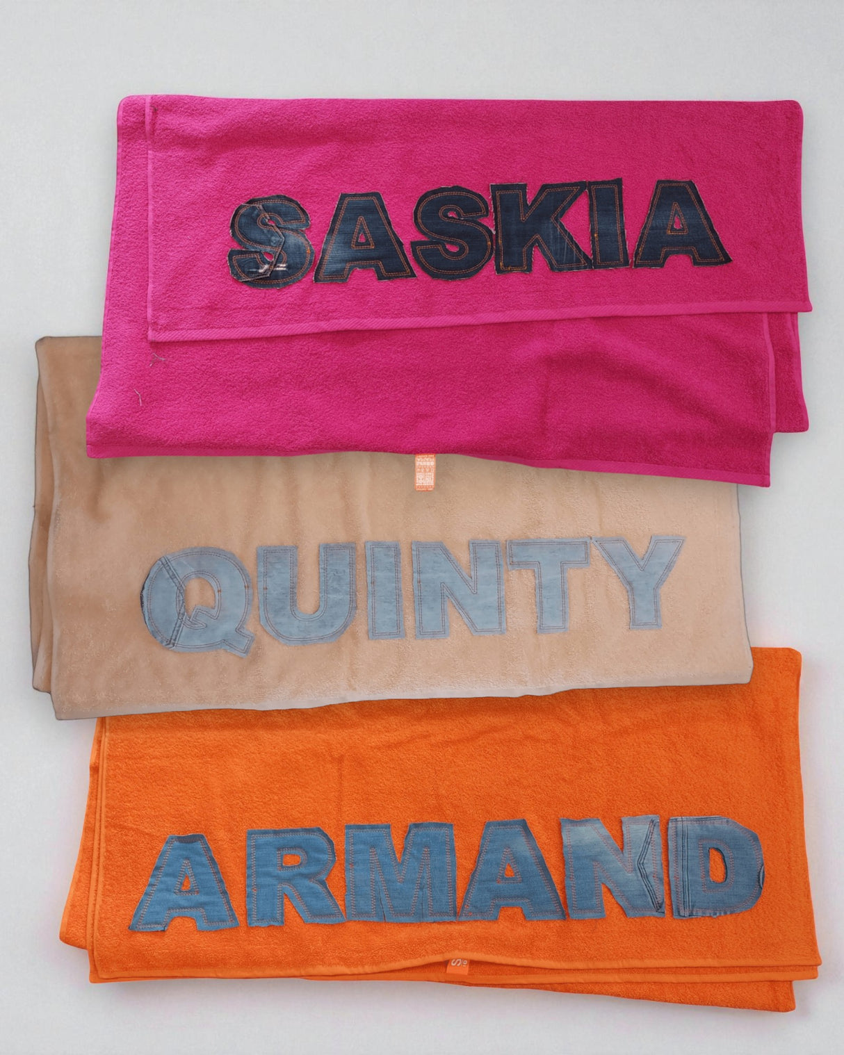 Strandtuch mit Namen Jeans