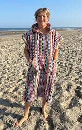 Bestickter Surfponcho