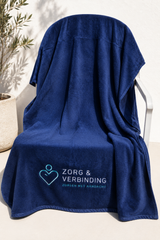 Besticktes Strandtuch aus Velours