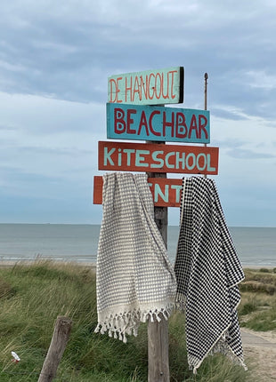 Grote handdoek Pom grijs + zwart