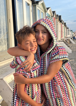 Kindersurfponcho Pom