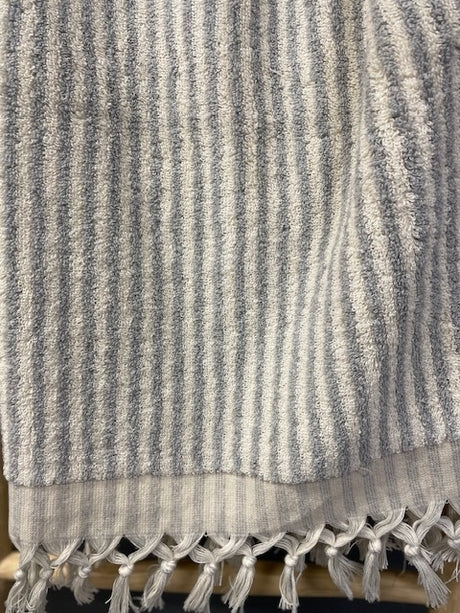 Luxe hamamdoek met franjes lichtgrijs