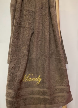 Luxe handdoek borduren taupe
