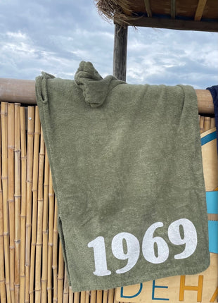 Poncho olijfgroen met print