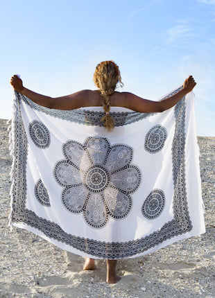sarong white black