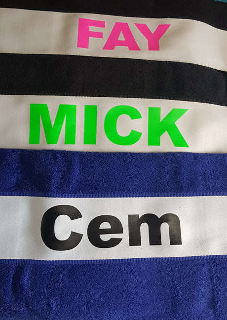 Sporthanddoek met naam zwart, kobalt