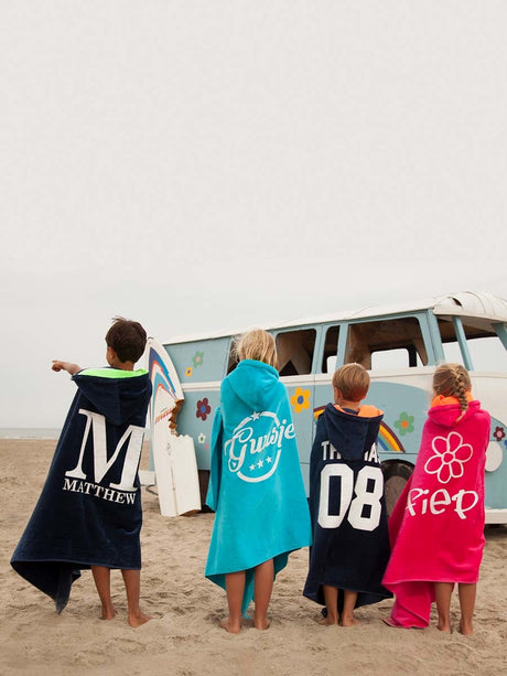 Strandlaken met naam Hoody2